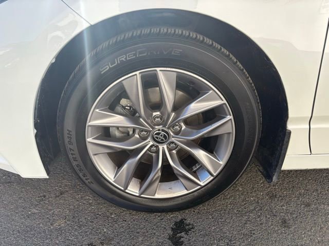 Used 2021 Toyota Avalon XLE image 6