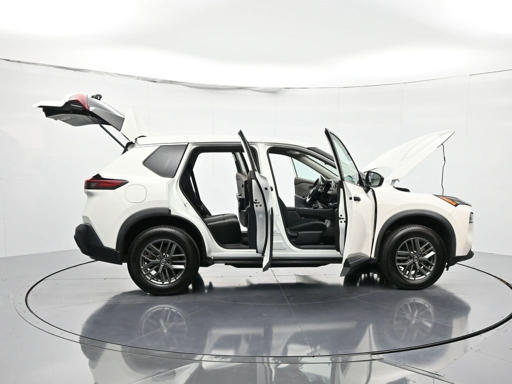 Used 2021 Nissan Rogue S image 46