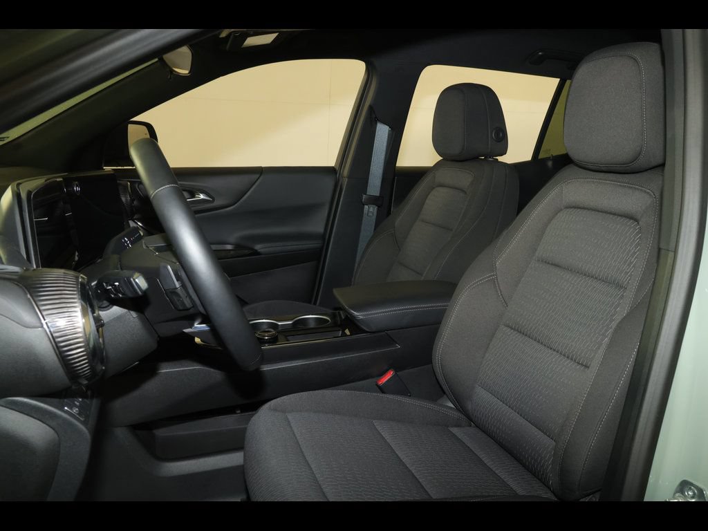 Used 2026 Chevrolet Equinox LT FWD image 24