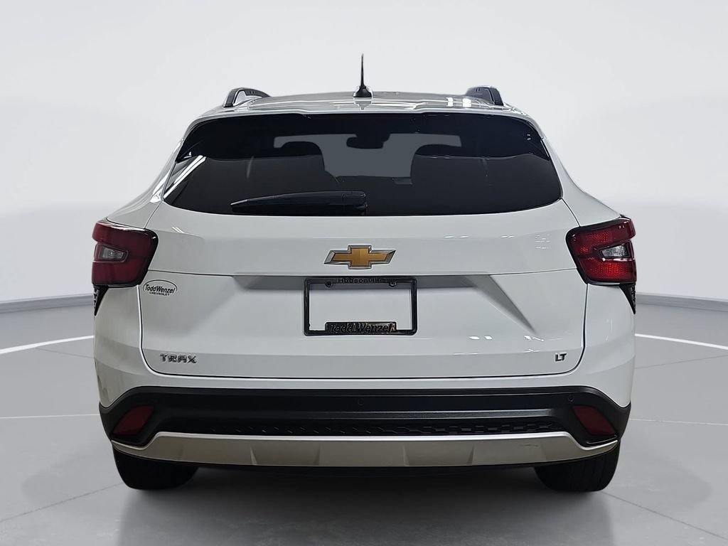 Certified 2025 Chevrolet Trax LT w/ Driver Confidence Package FWD image 5