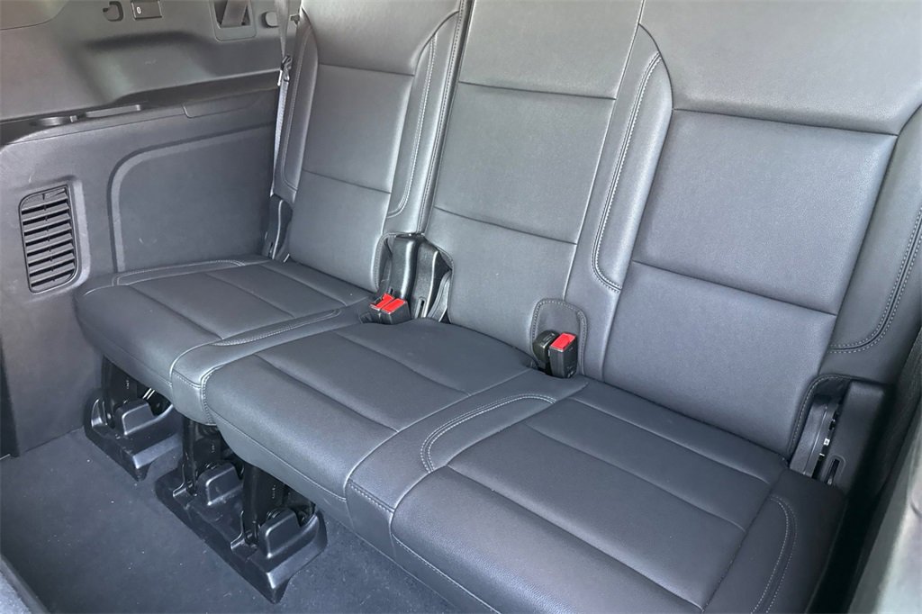 Used 2024 Chevrolet Suburban LT image 23