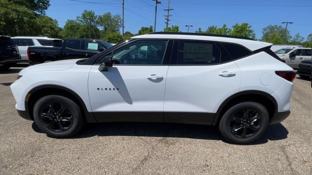 New 2026 Chevrolet Blazer LT w/ Convenience Package AWD/4WD image 7