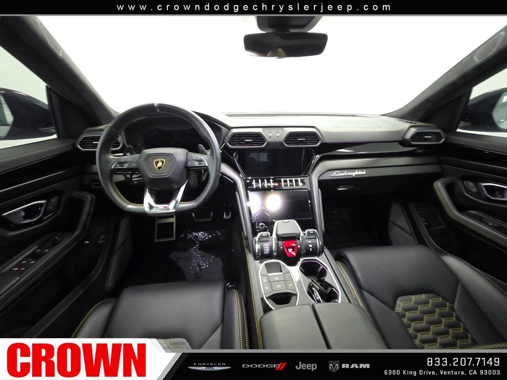 Used 2022 Lamborghini Urus AWD/4WD image 25