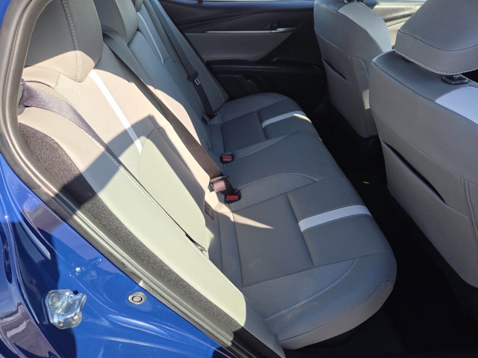 Used 2025 Toyota Camry SE image 17