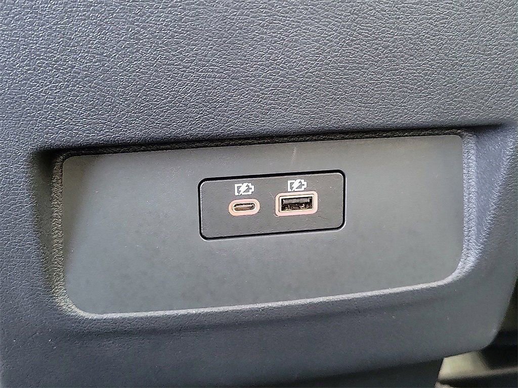 Certified 2025 Nissan Frontier SV image 17