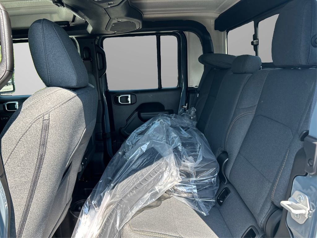 New 2025 Jeep Gladiator Sport AWD/4WD image 11