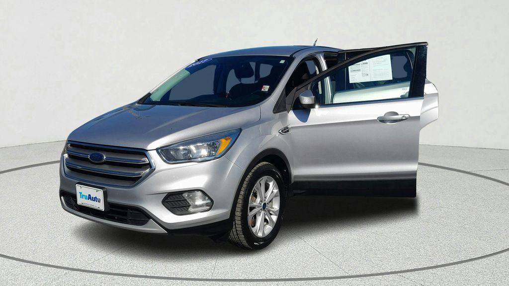 Used 2017 Ford Escape SE image 10