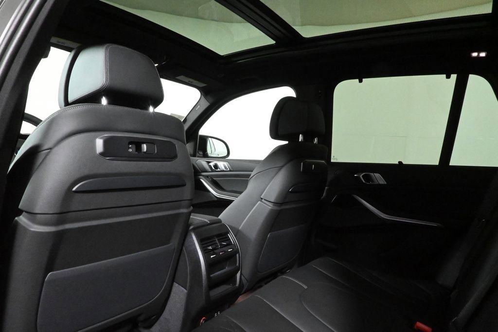 Used 2025 BMW X5 M60i w/ Executive Package image 37