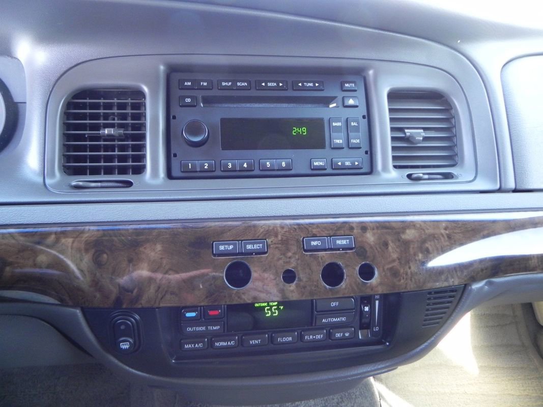 Used 2011 Mercury Grand Marquis LS image 11