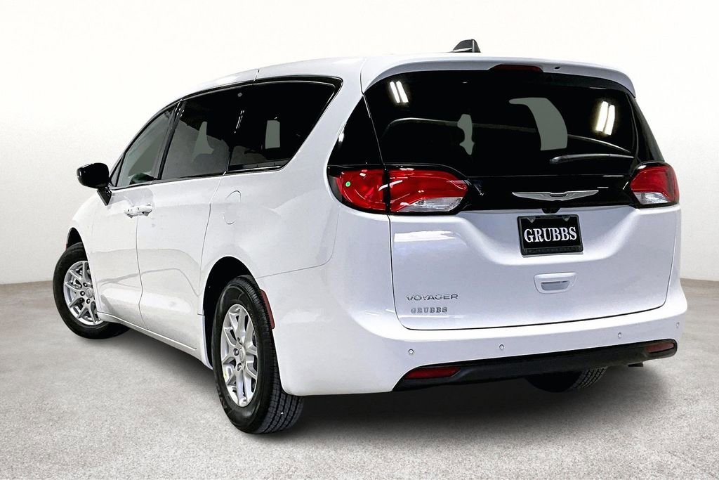New 2026 Chrysler Voyager LX image 4