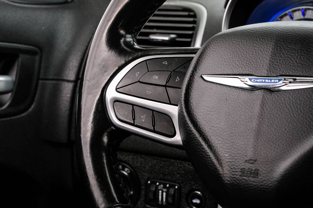 Used 2019 Chrysler 300 Touring w/ Chrome Appearance Package RWD image 14
