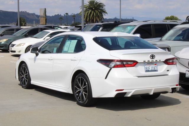Used 2021 Toyota Camry SE w/ Carpet Mat Package (TMS) image 18