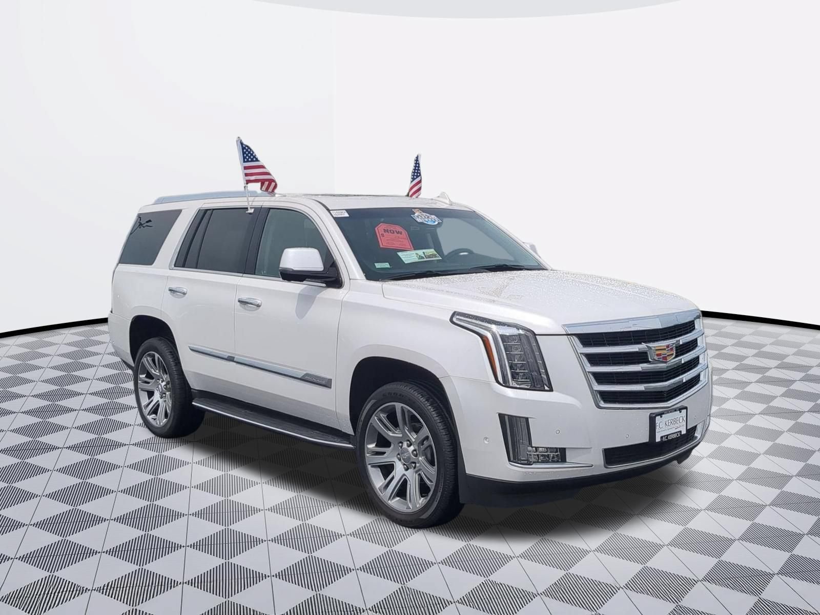 Certified 2020 Cadillac Escalade Luxury AWD/4WD image 2