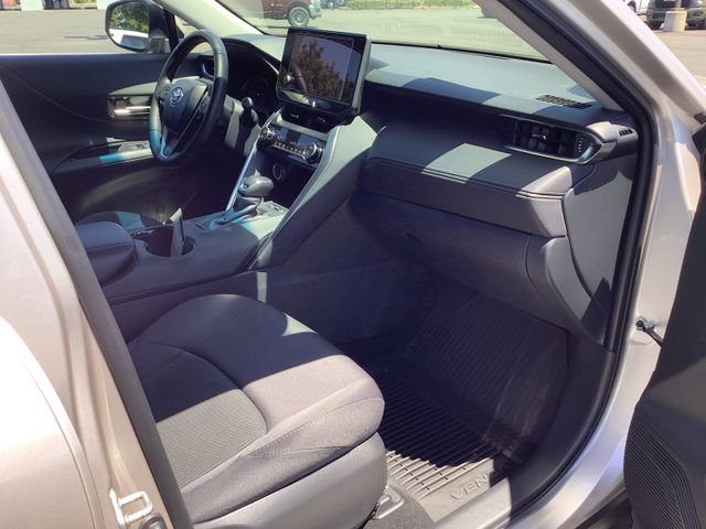 Used 2024 Toyota Venza LE AWD/4WD image 35