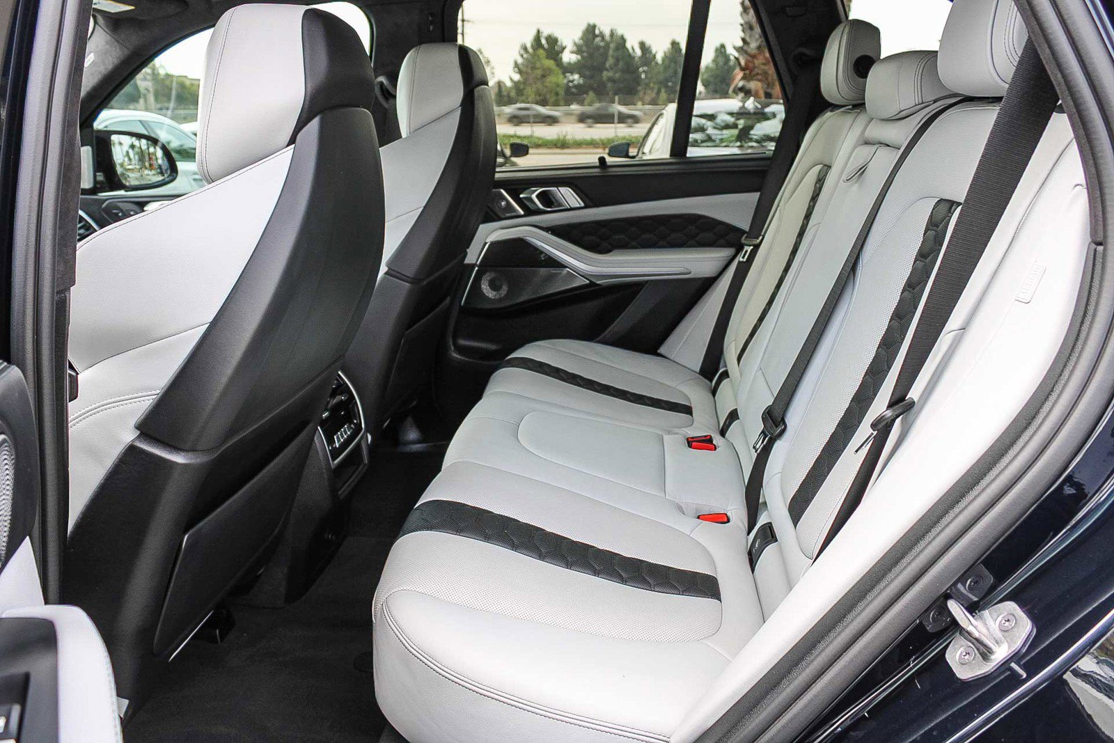 Used 2021 BMW X5 M w/ Executive Package image 18