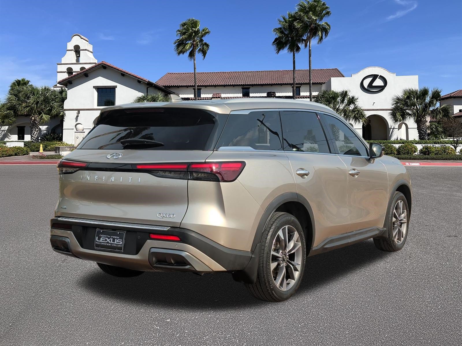 Used 2022 INFINITI QX60 Luxe w/ Cargo Package AWD/4WD image 2