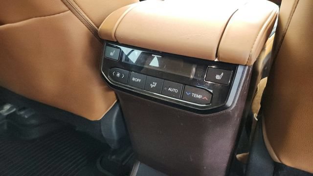 Used 2021 Toyota Highlander Platinum AWD/4WD image 28