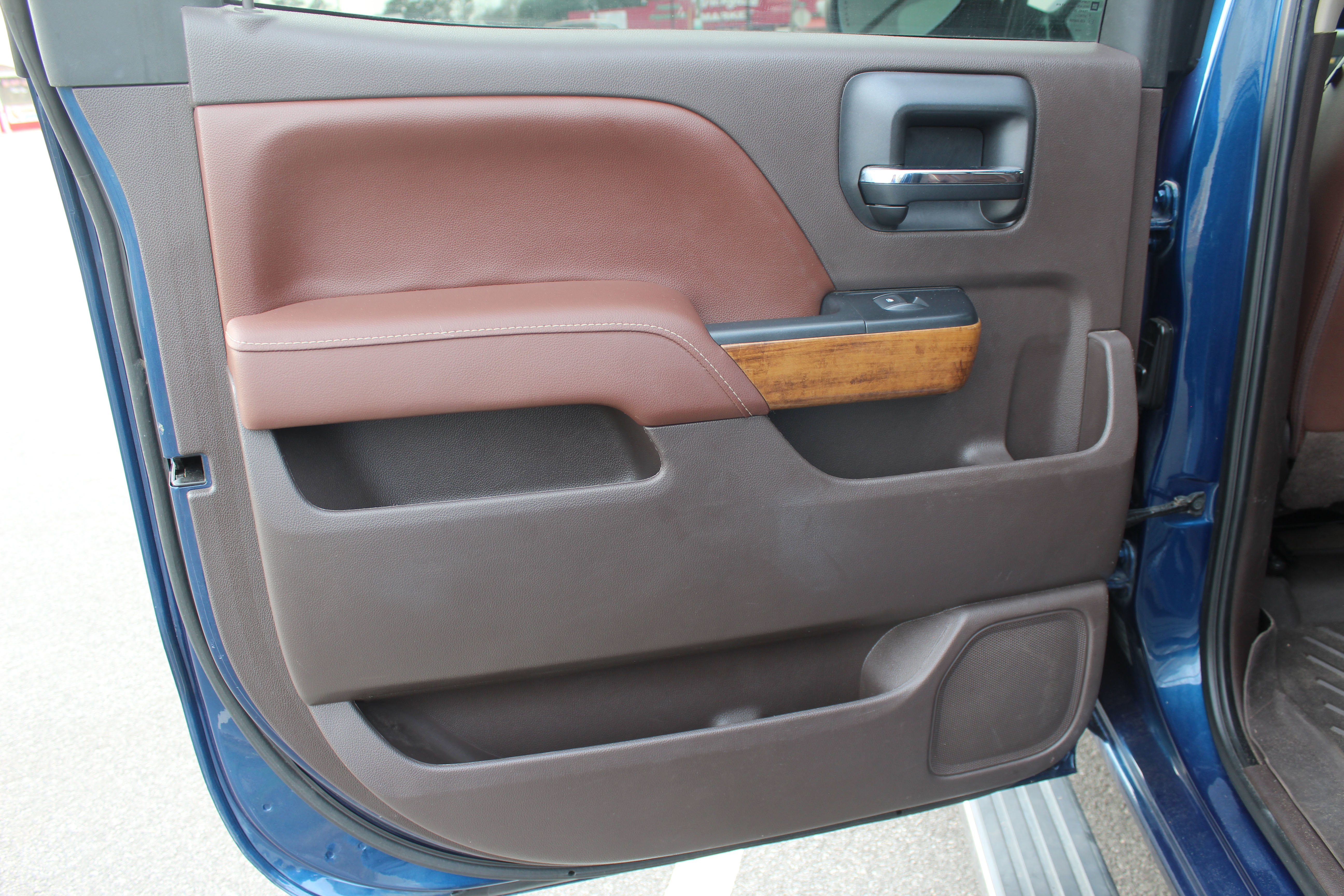 Used 2017 Chevrolet Silverado 1500 High Country w/ High Desert Package image 42