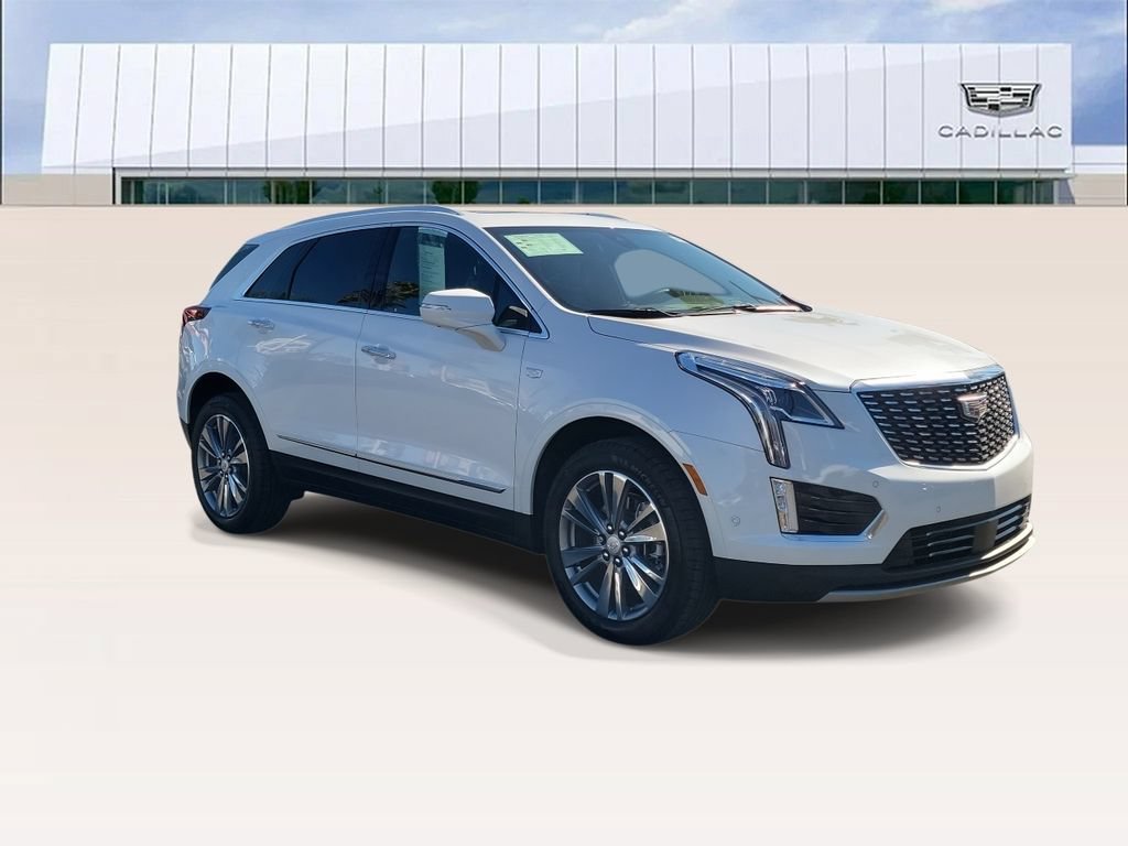 Used 2026 Cadillac XT5 Premium Luxury w/ Driver Assist Package FWD image 2