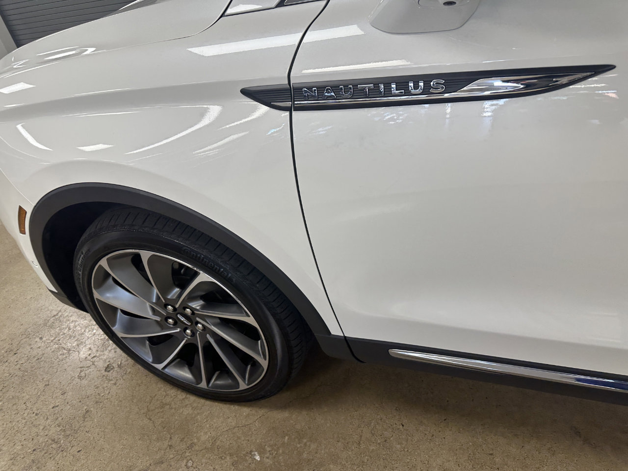 Used 2023 Lincoln Nautilus Reserve w/ Equipment Group 202A image 27