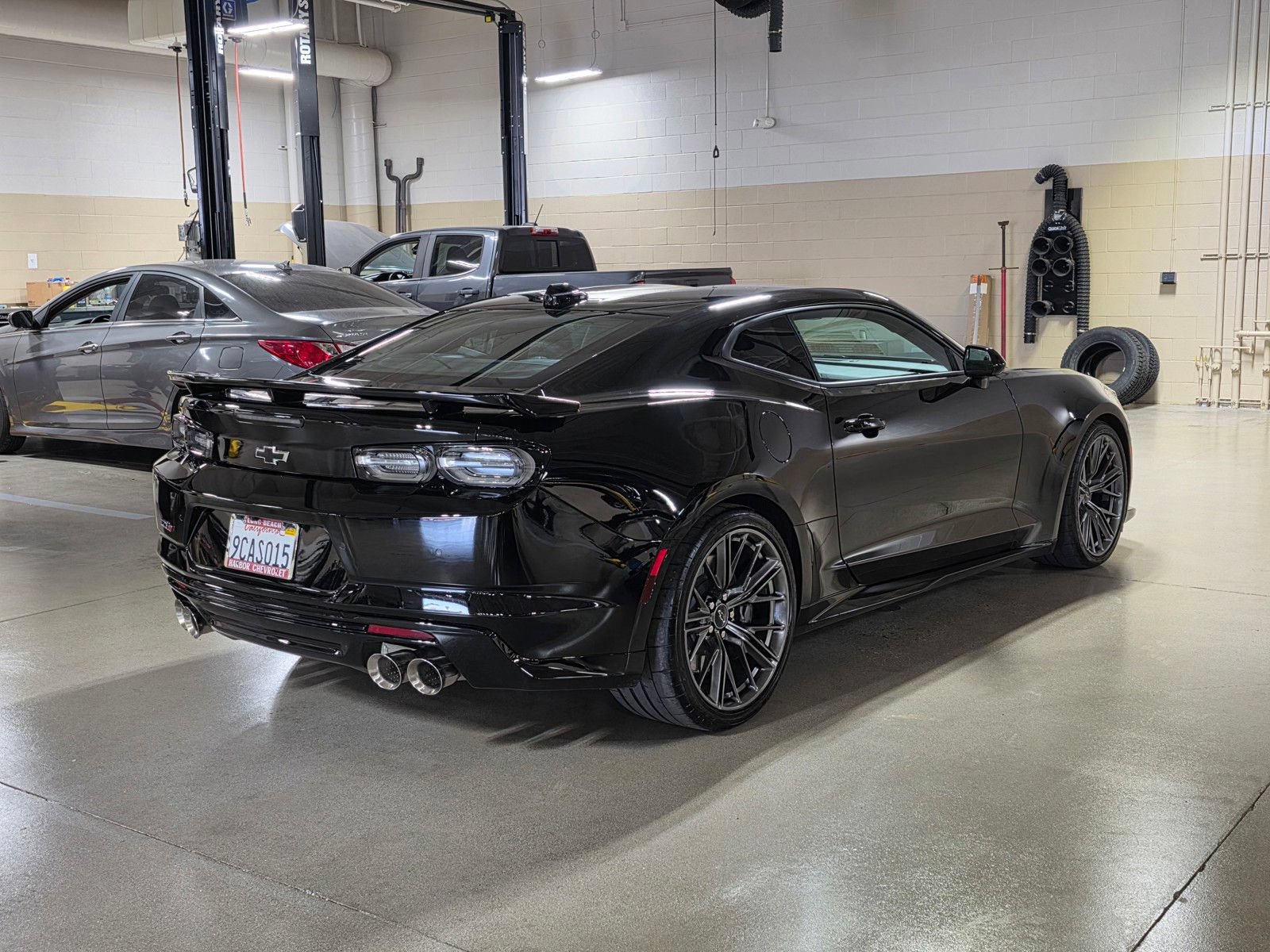 Used 2022 Chevrolet Camaro ZL1 RWD image 7
