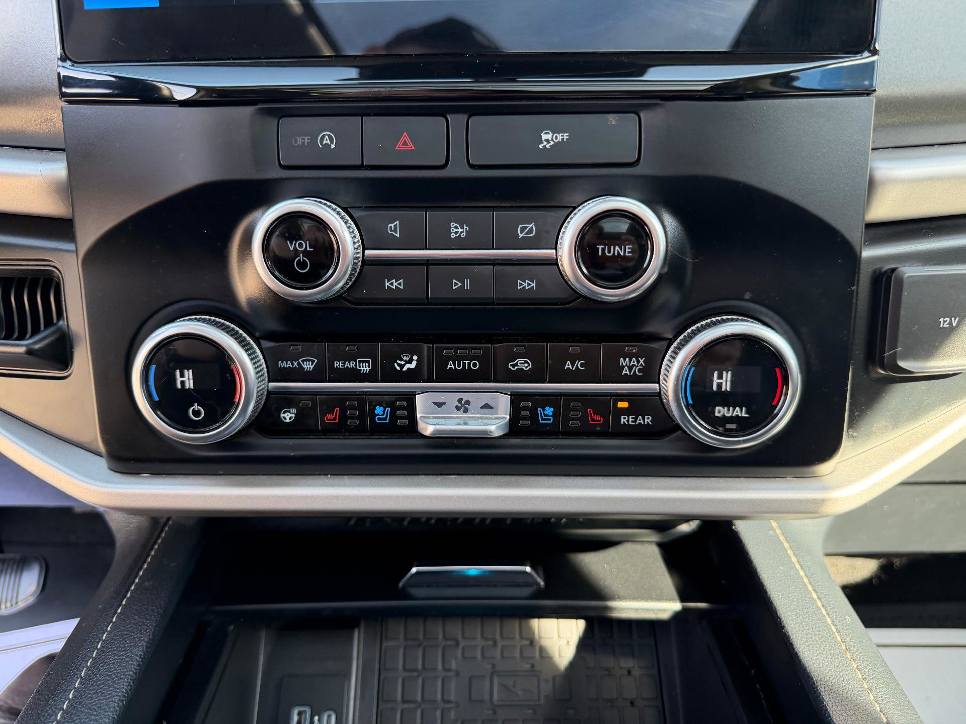 Used 2023 Ford Expedition Max XLT image 29