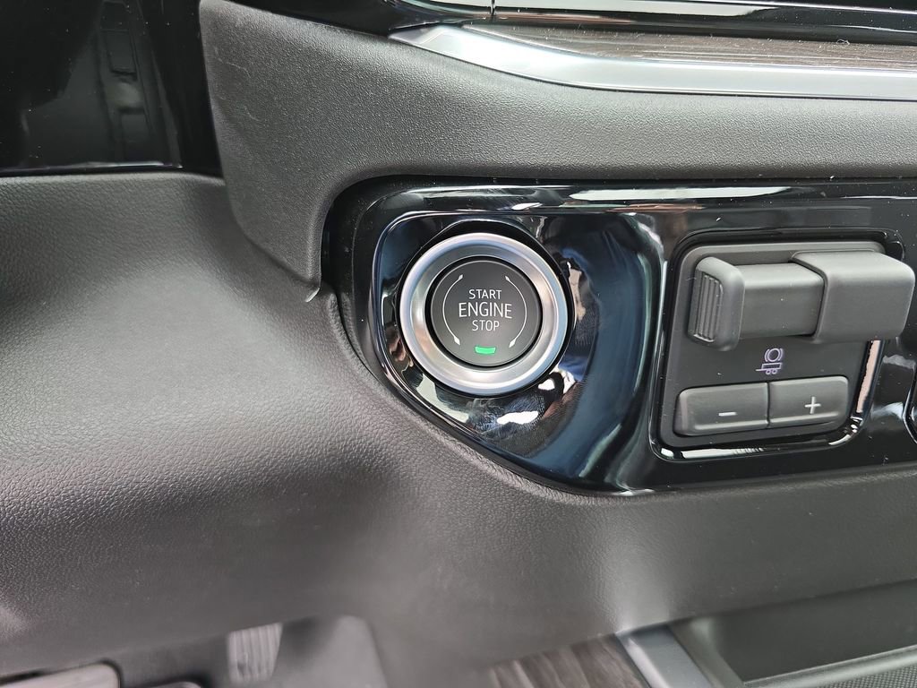 New 2025 Chevrolet Silverado 3500 LTZ w/ LTZ Convenience Package AWD/4WD image 19