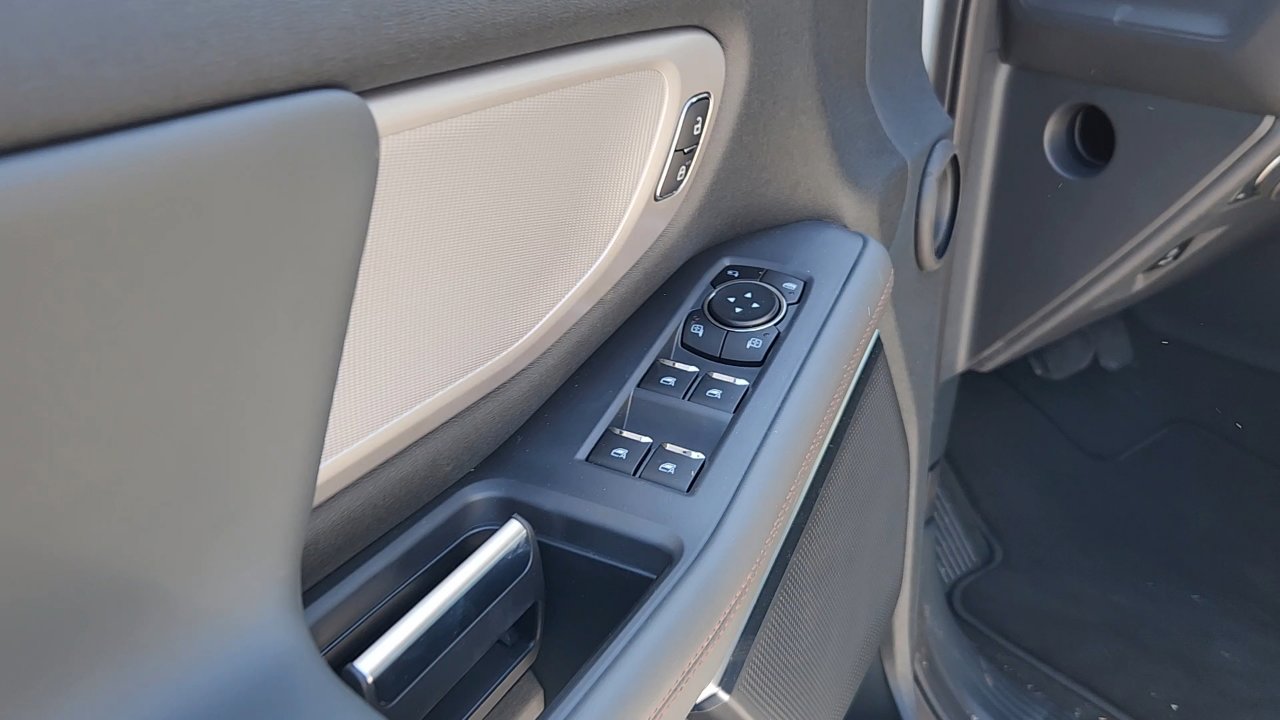 New 2025 Ford Expedition Active image 15