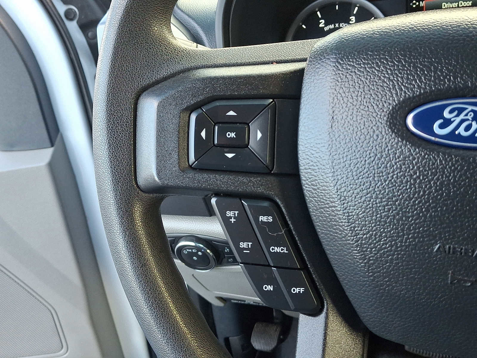 Certified 2022 Ford F350 XLT w/ Snow Plow Prep Package image 21