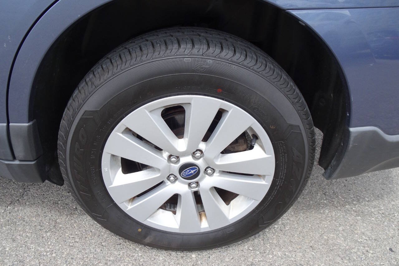 Used 2015 Subaru Outback 2.5i Premium AWD/4WD image 11