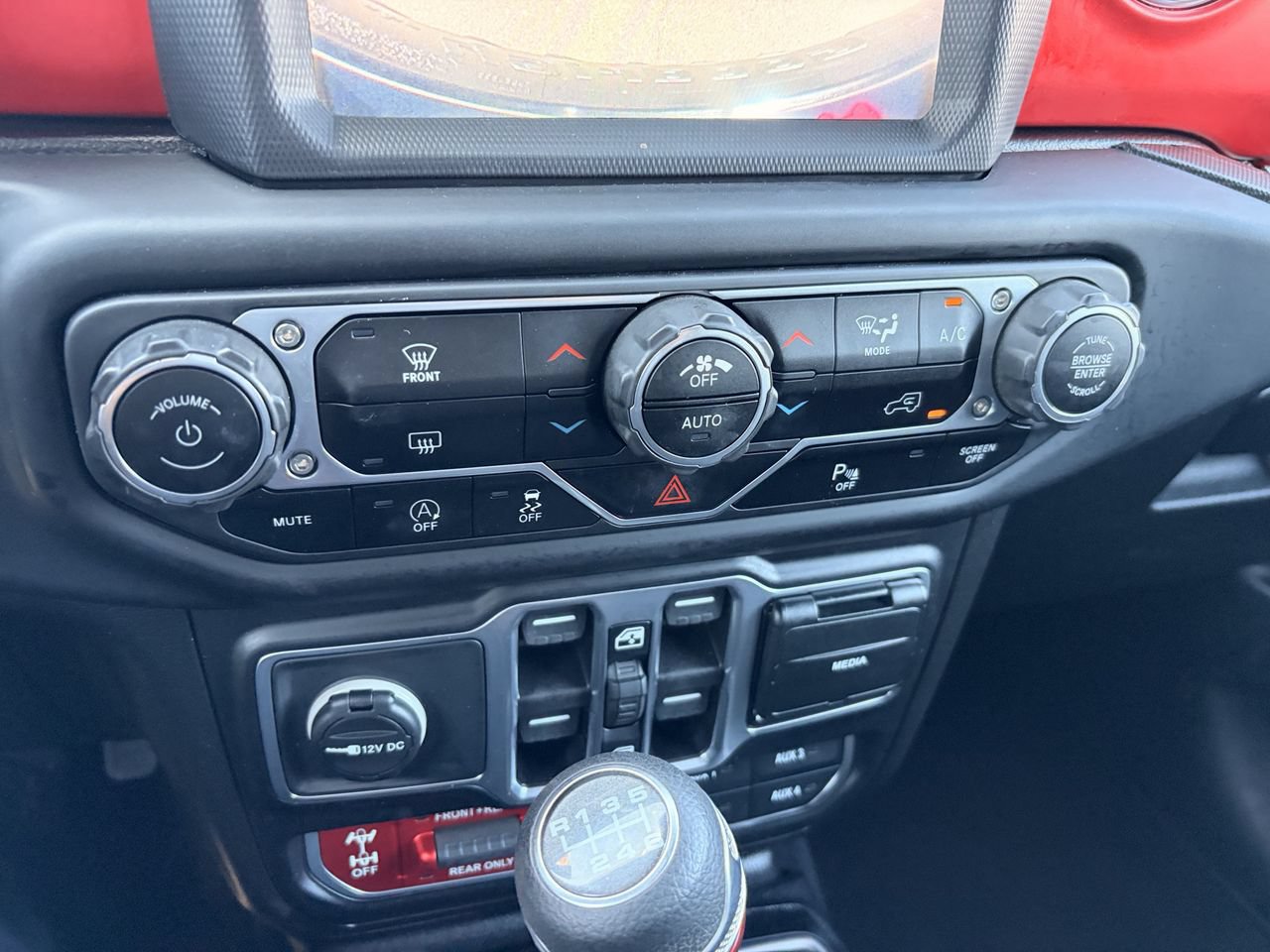 Used 2021 Jeep Wrangler Unlimited Rubicon AWD/4WD image 24