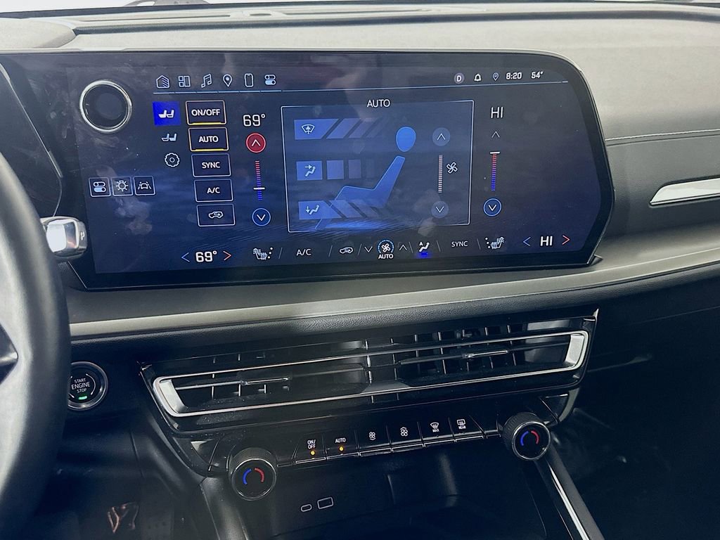 Used 2025 Chevrolet Traverse LT image 28