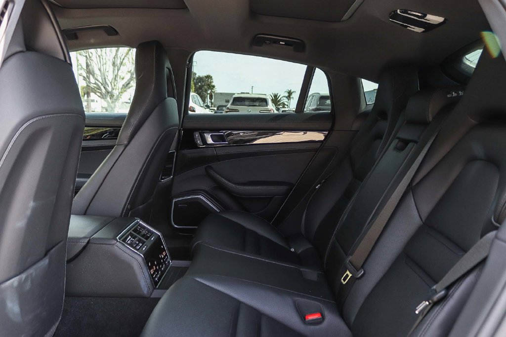 Used 2023 Porsche Panamera AWD/4WD image 19
