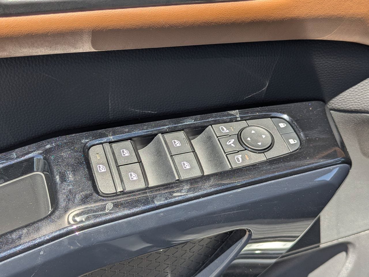 New 2026 Nissan Pathfinder Platinum FWD image 14