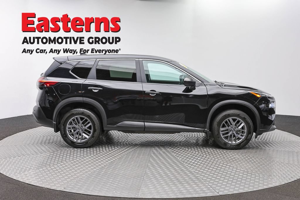 Used 2023 Nissan Rogue S AWD/4WD image 4