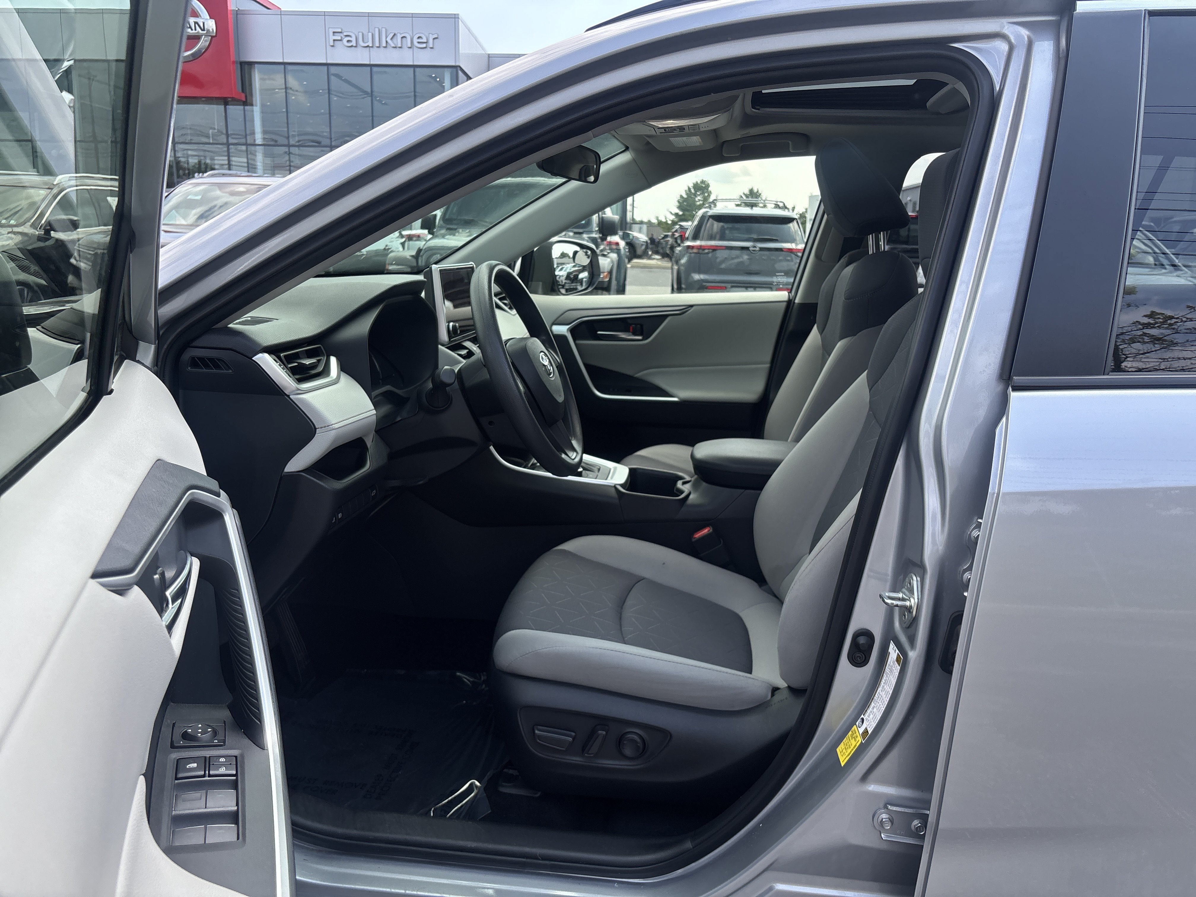 Used 2023 Toyota RAV4 XLE w/ Convenience Package AWD/4WD image 30
