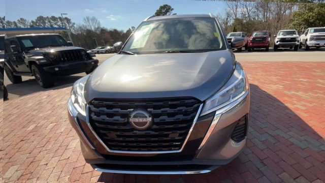 Used 2022 Nissan Kicks SV image 4