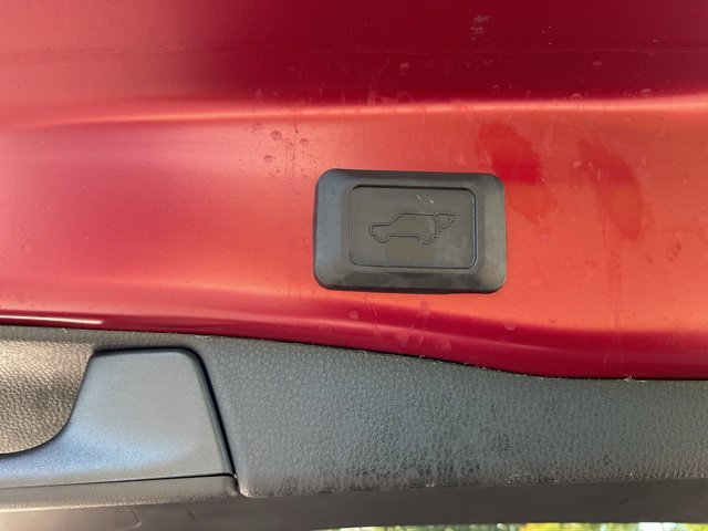 Used 2022 Toyota RAV4 Limited FWD image 15