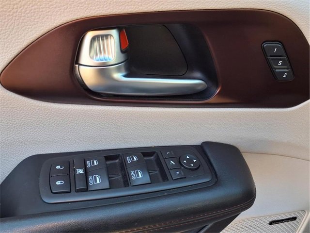 Used 2019 Chrysler Pacifica Limited w/ Advanced Safetytec Group image 18