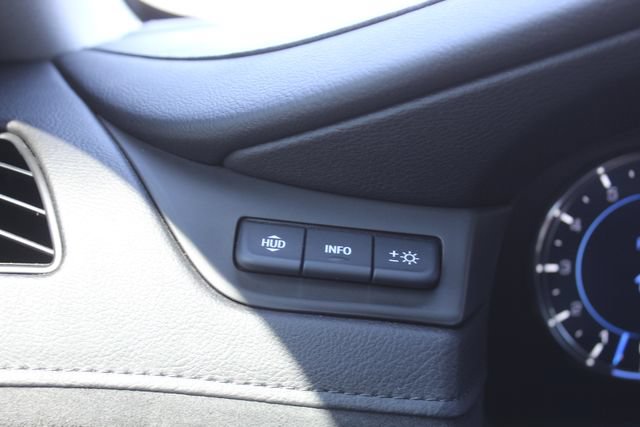 Used 2020 Cadillac Escalade Luxury RWD image 32