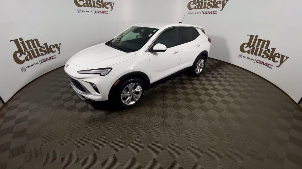 Certified 2024 Buick Encore GX Preferred w/ Comfort Package FWD image 4