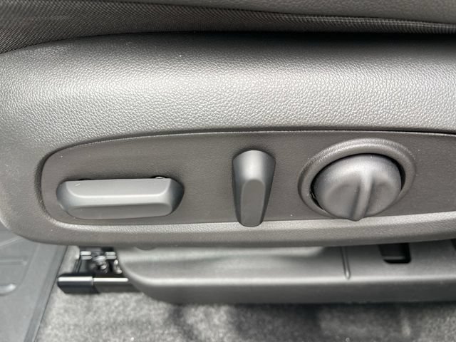 New 2026 Chevrolet Trax RS w/ Sunroof Package FWD image 12