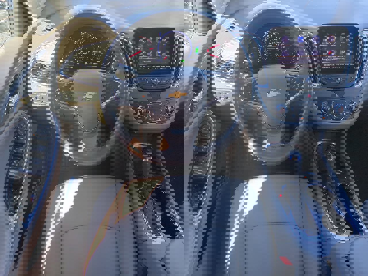 Used 2019 Chevrolet Malibu Hybrid w/ Leather Package image 12