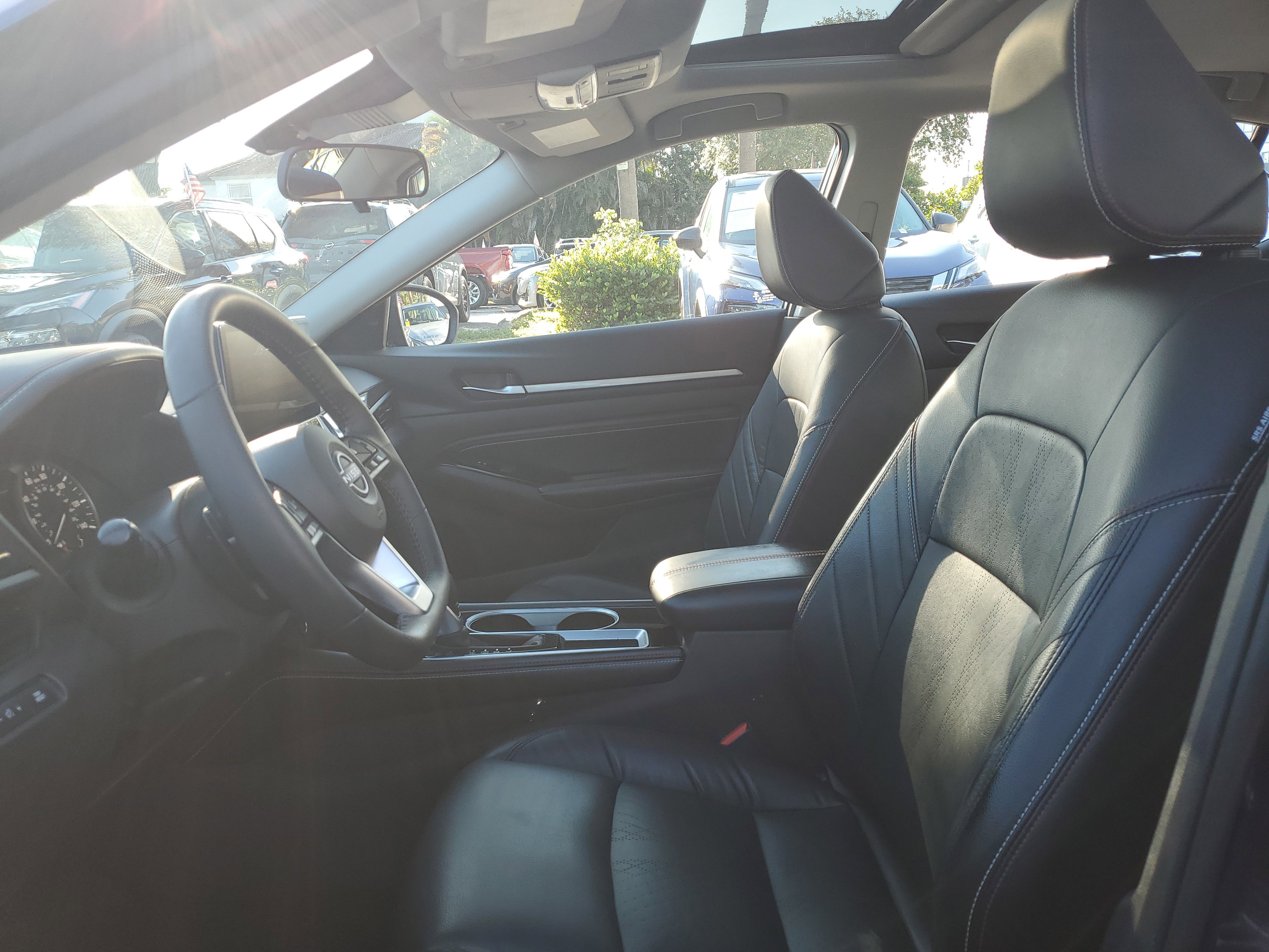 Certified 2023 Nissan Altima 2.5 SR w/ SR Premium Package image 10