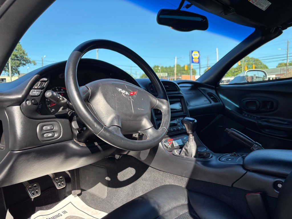Used 2001 Chevrolet Corvette Coupe w/ Preferred Equipment Group2 RWD image 16