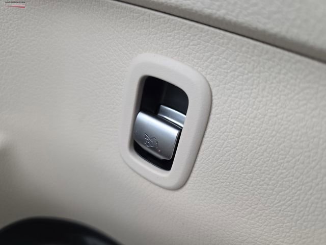 Used 2022 Mercedes-Benz C 300 C 300 image 27