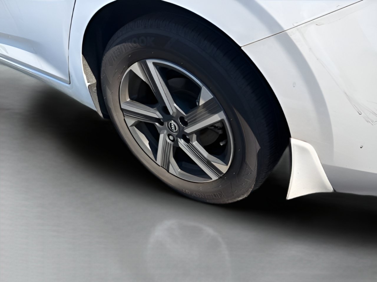 Used 2025 Nissan Sentra SV w/ All-Weather Package FWD image 13
