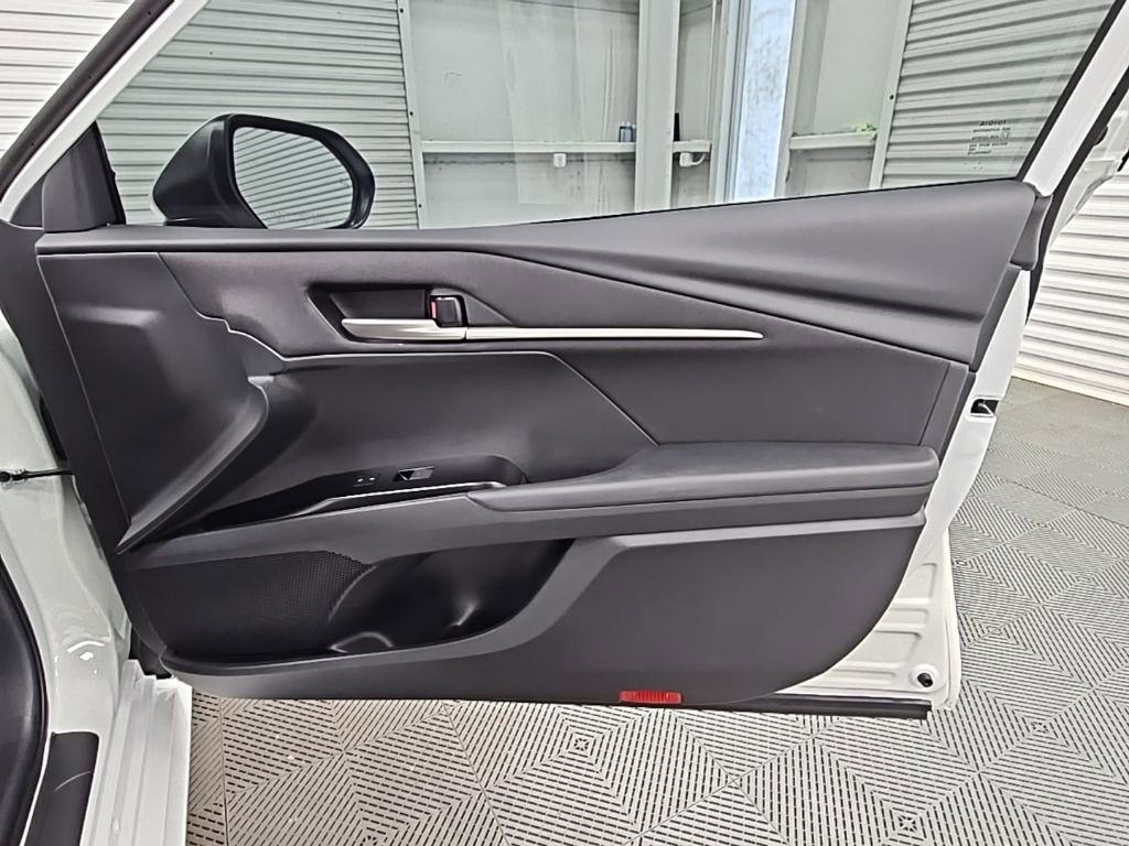 Used 2025 Toyota Camry LE FWD image 36