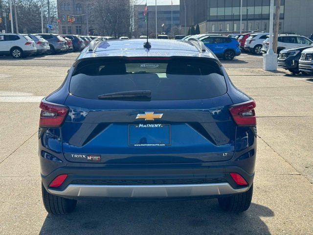Used 2024 Chevrolet Trax LT w/ Driver Confidence Package image 4