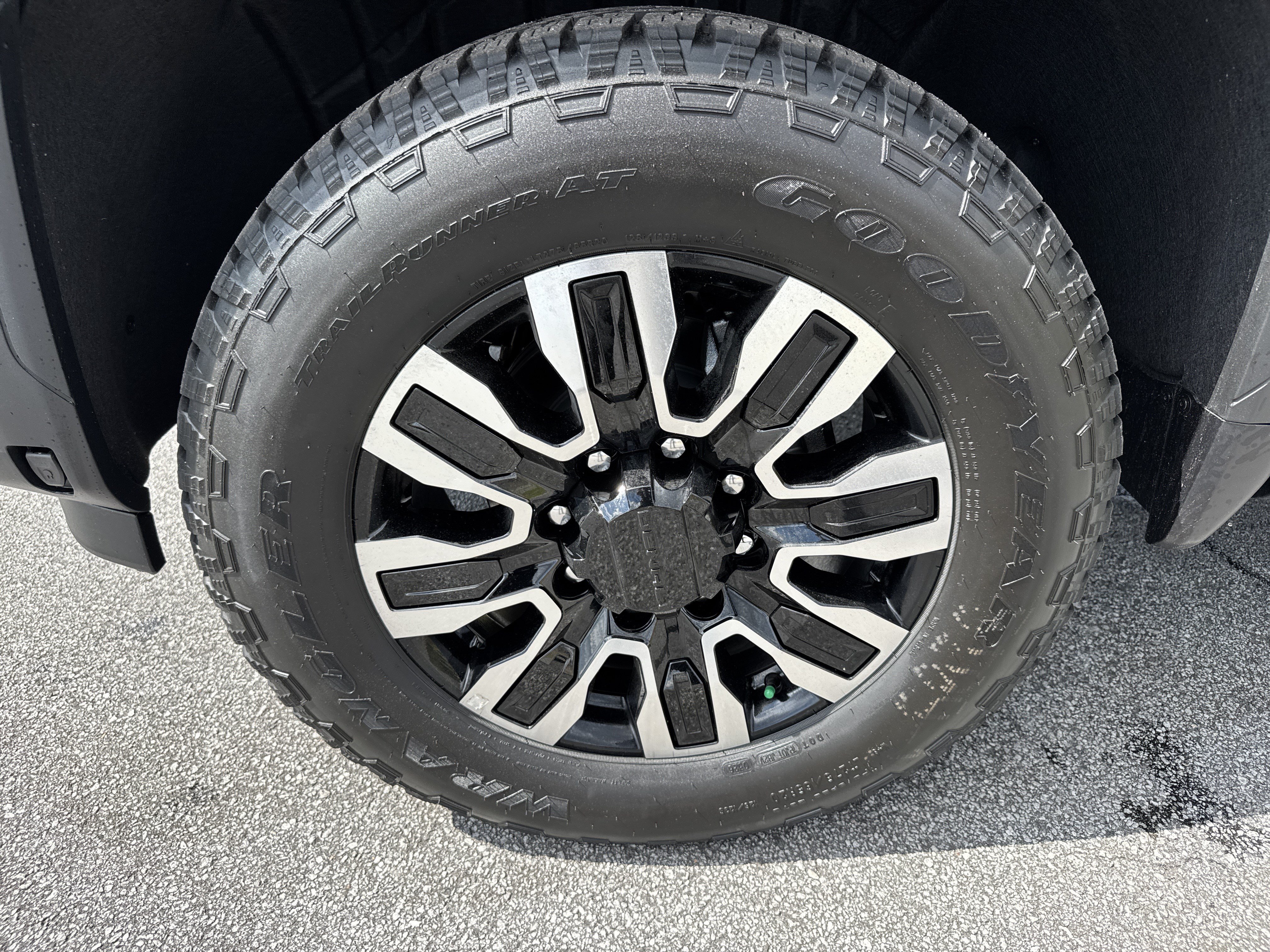 New 2026 GMC Sierra 2500 Denali Ultimate AWD/4WD image 13